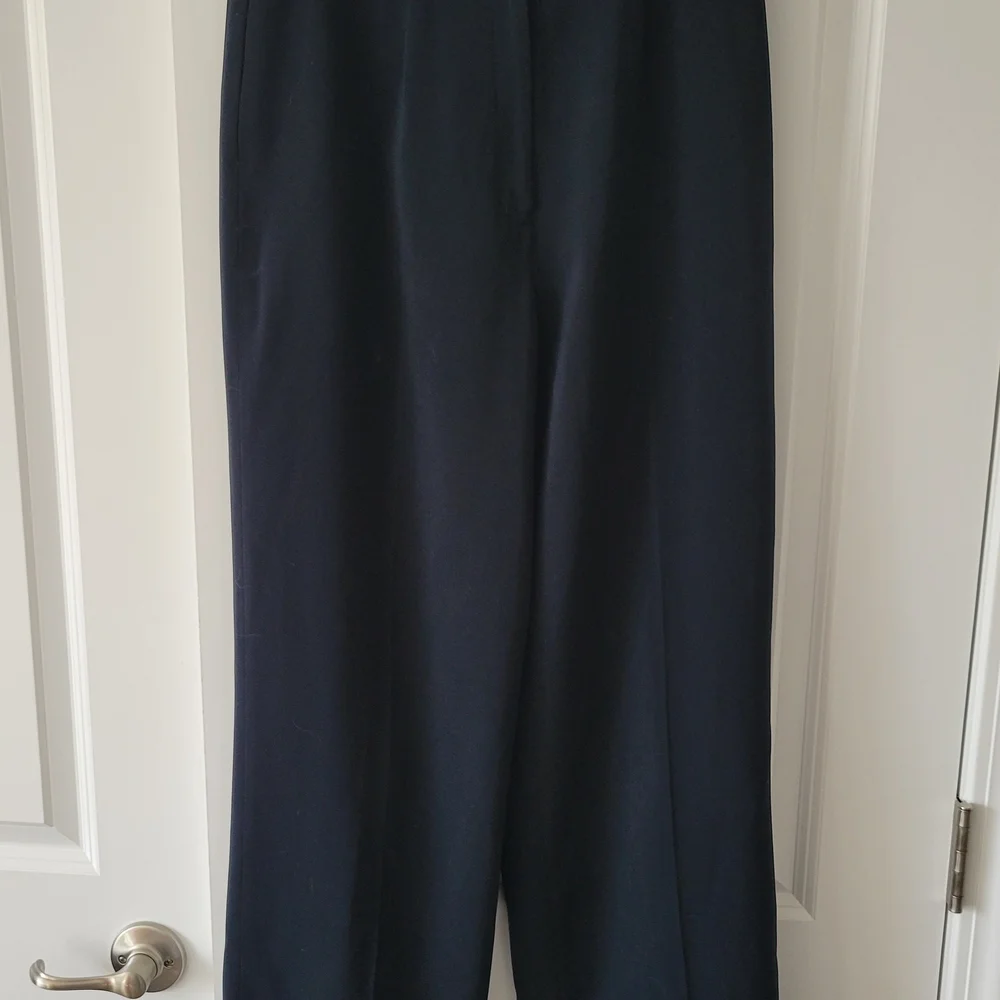 Kasper Navy Pant Suit 4 - Picture 4 of 7